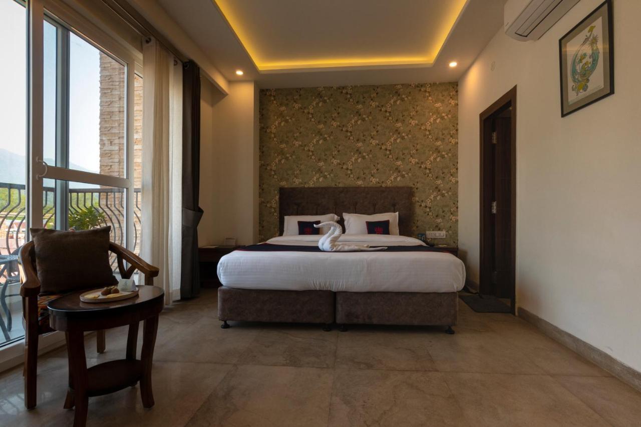 Holywater Hotel By Ganga Kinare #150 Mts From Ganga Ghat Rishīkesh Exterior foto