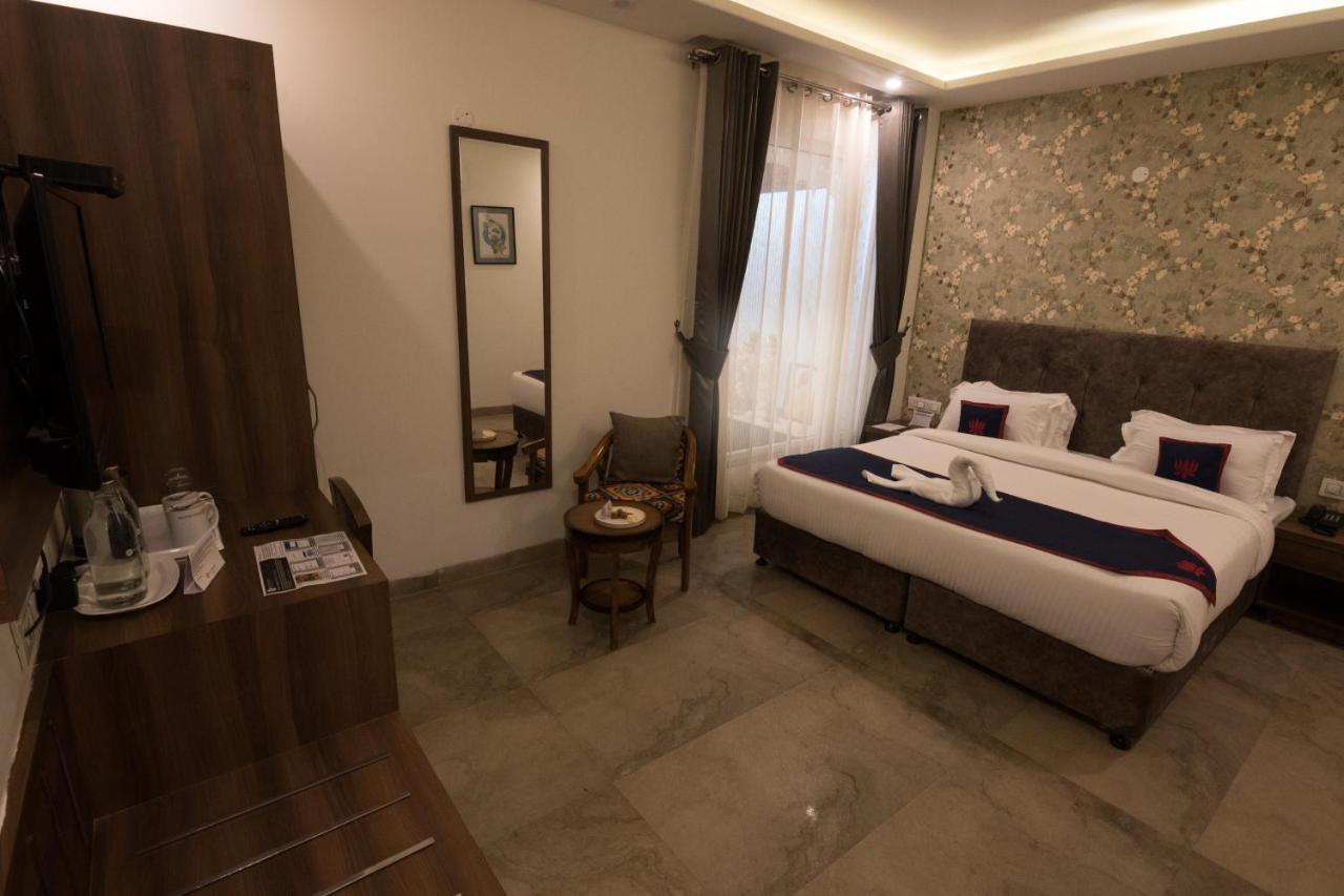 Holywater Hotel By Ganga Kinare #150 Mts From Ganga Ghat Rishīkesh Exterior foto