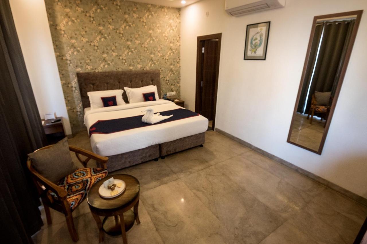 Holywater Hotel By Ganga Kinare #150 Mts From Ganga Ghat Rishīkesh Exterior foto